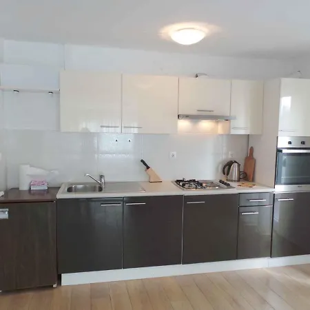 Apartment Luka *