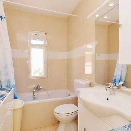 Apartment Luka Дикло