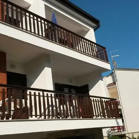 Apartment Luka *