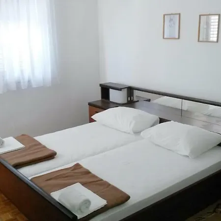 Apartment Luka Дикло