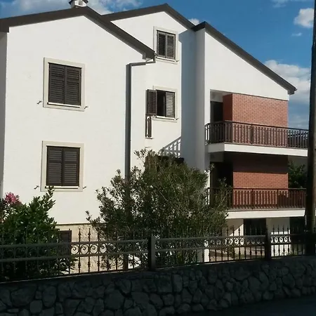 Apartment Apartment Luka