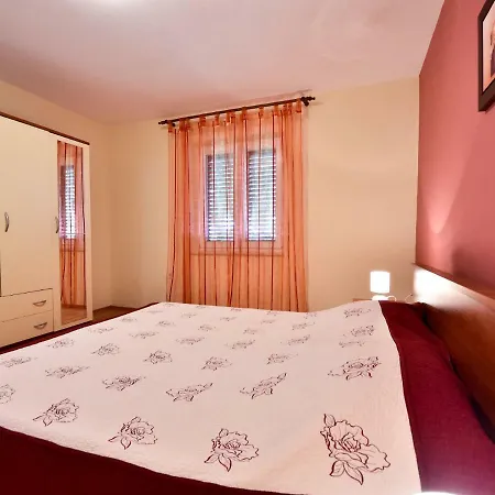Apartment Luka Diklo