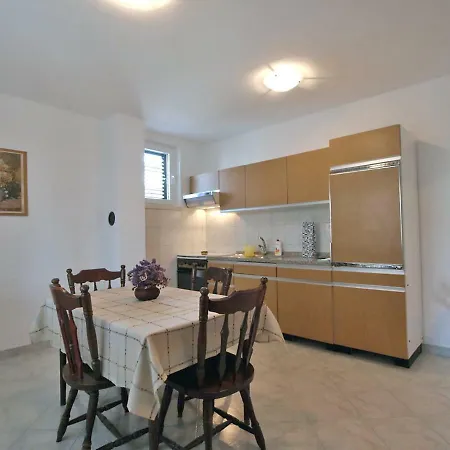 Apartment Luka *